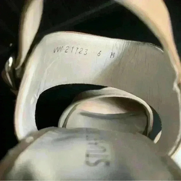 $498 Stuart Weitzman Beige PARTISAN Satin Block Mirror Heel Sandals Size 6 - Picture 6 of 7